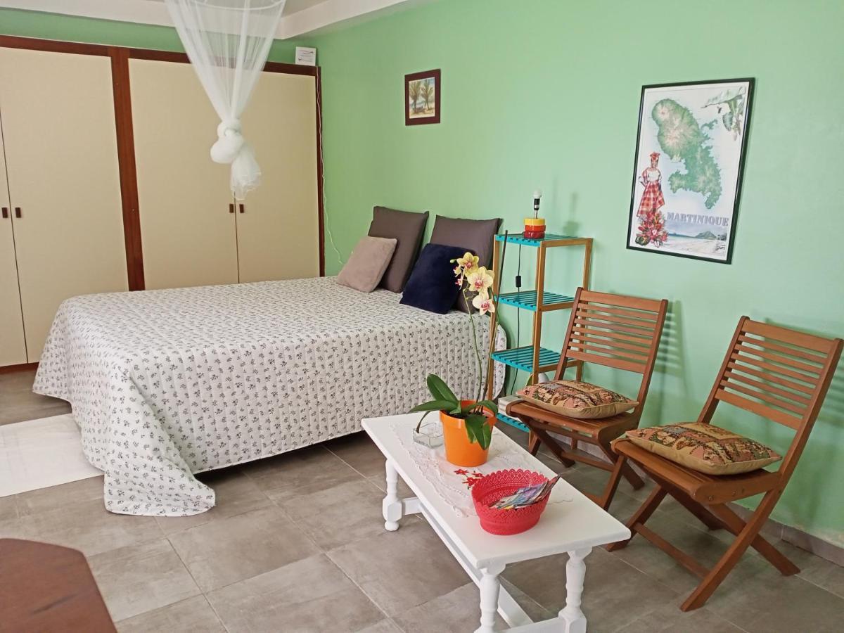 Paradis Cache - Confort Terrasse - Kybo Karaib Location - Pkg - Mtgne Sainte-Marie Exterior photo